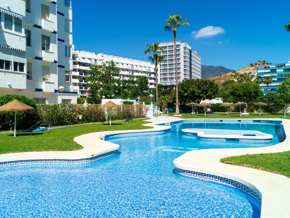 2 bedroom Apartment for sale in Benalmadena Costa with pool garage - € 424,000 (Ref: 10185321)