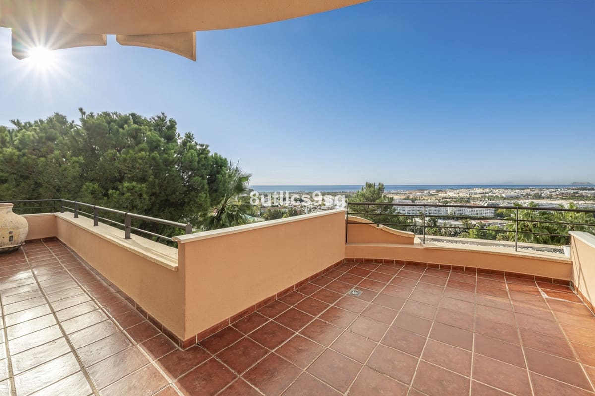 4 soveværelse Lejlighed til salg i Nueva Andalucia med swimmingpool garage - € 1.599.000 (Ref: 10185330)