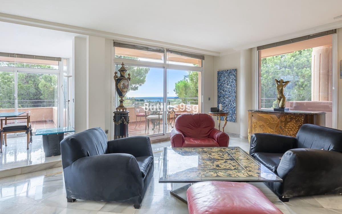 4 soveværelse Lejlighed til salg i Nueva Andalucia med swimmingpool garage - € 1.599.000 (Ref: 10185330)