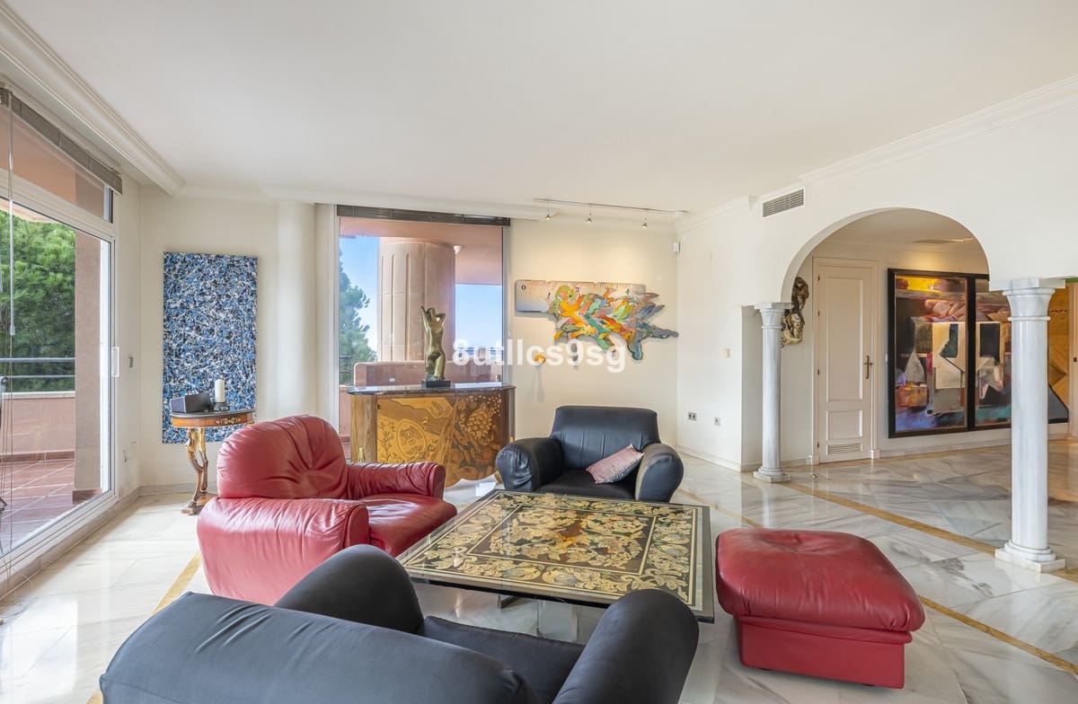 4 soveværelse Lejlighed til salg i Nueva Andalucia med swimmingpool garage - € 1.599.000 (Ref: 10185330)
