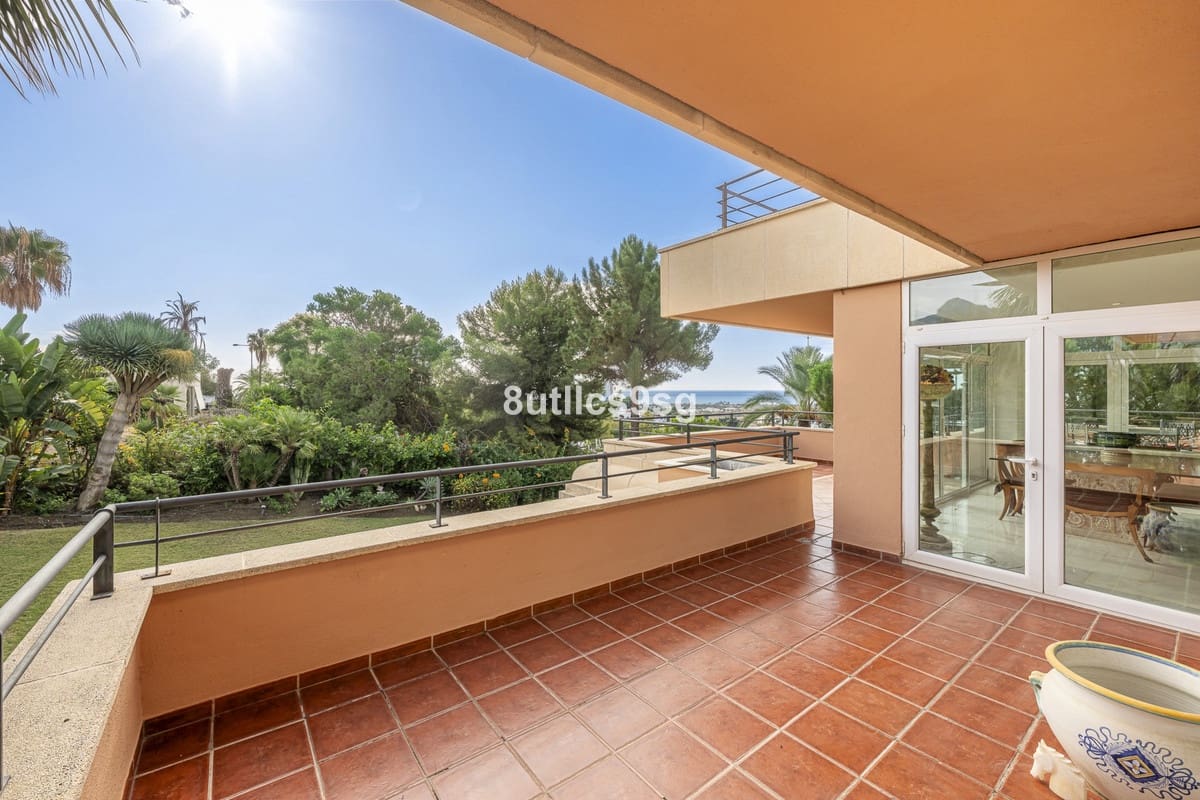 4 soveværelse Lejlighed til salg i Nueva Andalucia med swimmingpool garage - € 1.599.000 (Ref: 10185330)