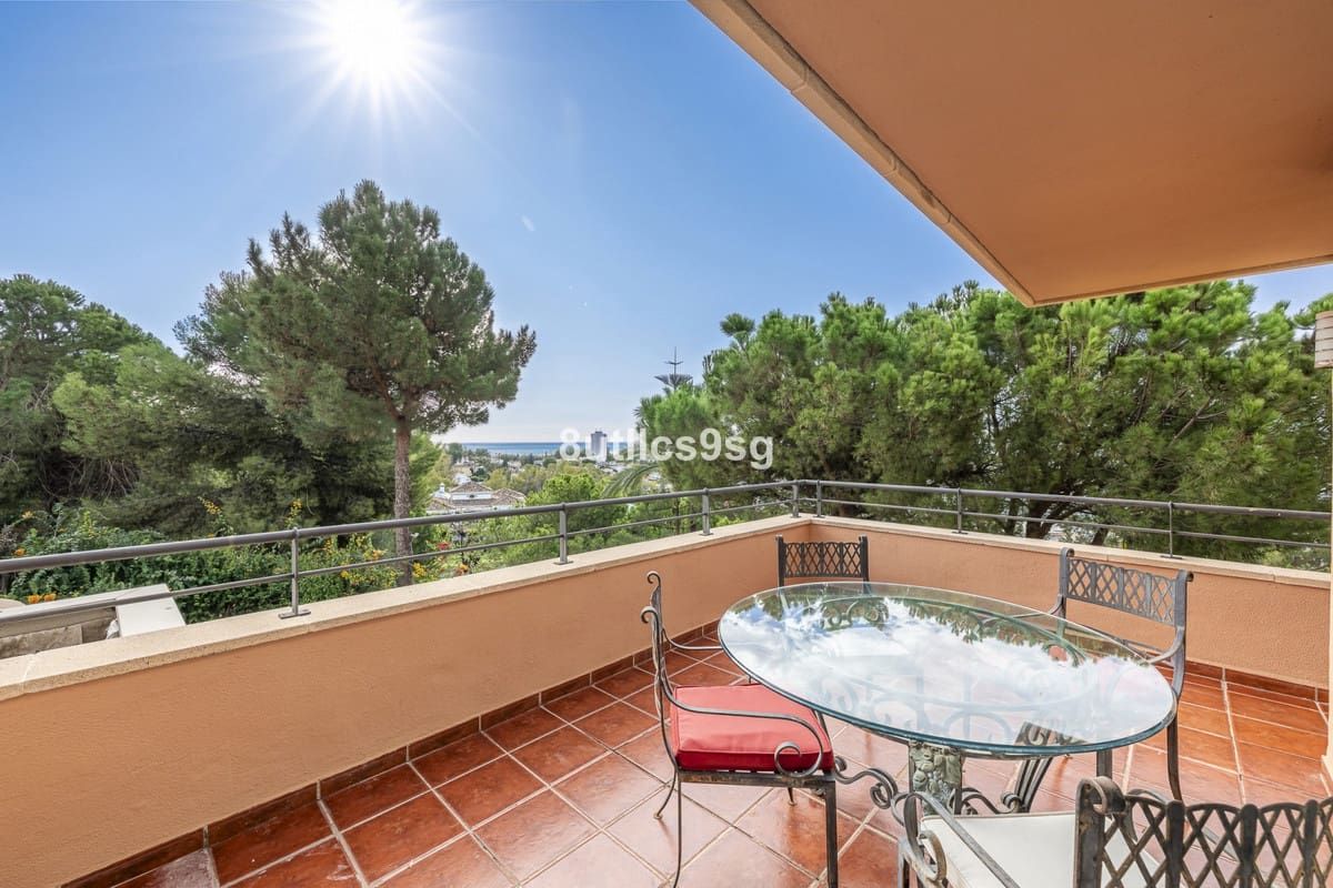 4 soveværelse Lejlighed til salg i Nueva Andalucia med swimmingpool garage - € 1.599.000 (Ref: 10185330)