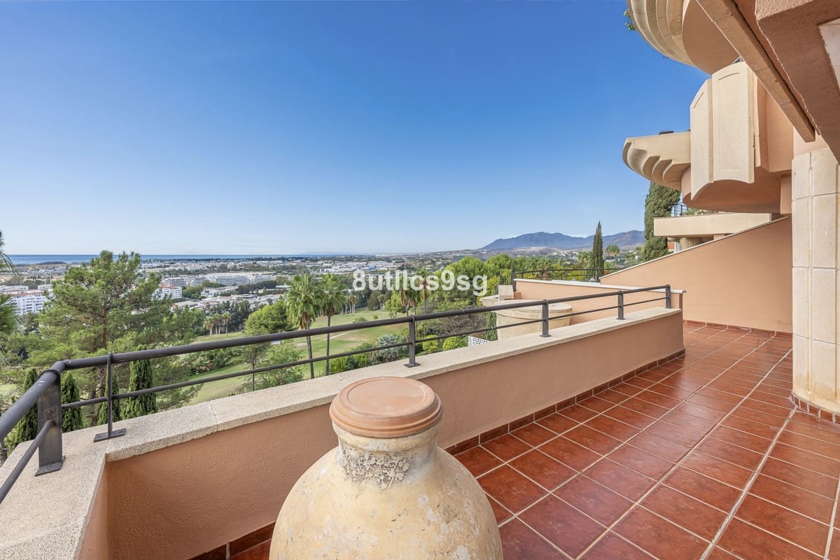 4 soveværelse Lejlighed til salg i Nueva Andalucia med swimmingpool garage - € 1.599.000 (Ref: 10185330)