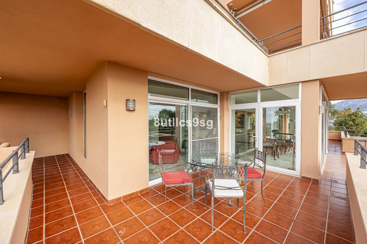 4 soveværelse Lejlighed til salg i Nueva Andalucia med swimmingpool garage - € 1.599.000 (Ref: 10185330)