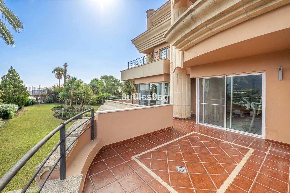 4 soveværelse Lejlighed til salg i Nueva Andalucia med swimmingpool garage - € 1.599.000 (Ref: 10185330)