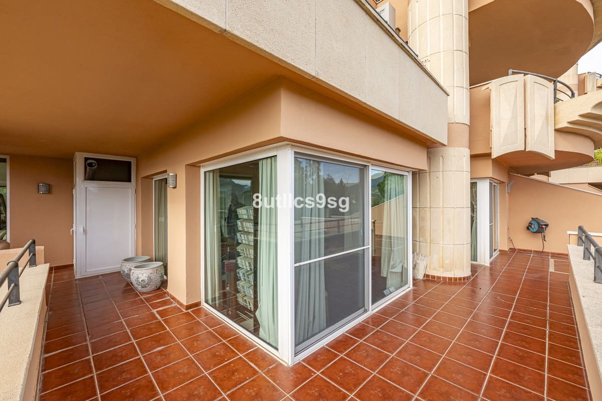 4 soveværelse Lejlighed til salg i Nueva Andalucia med swimmingpool garage - € 1.599.000 (Ref: 10185330)