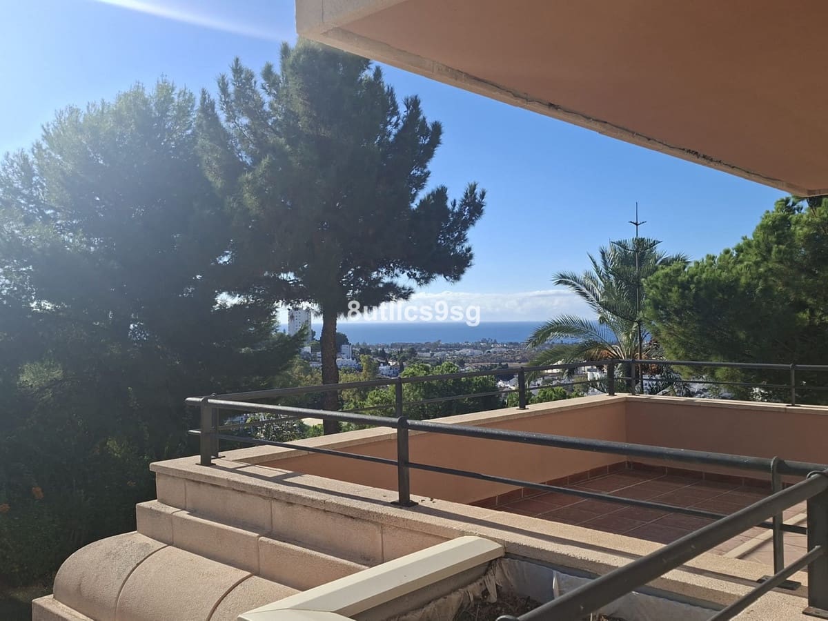 4 soveværelse Lejlighed til salg i Nueva Andalucia med swimmingpool garage - € 1.599.000 (Ref: 10185330)