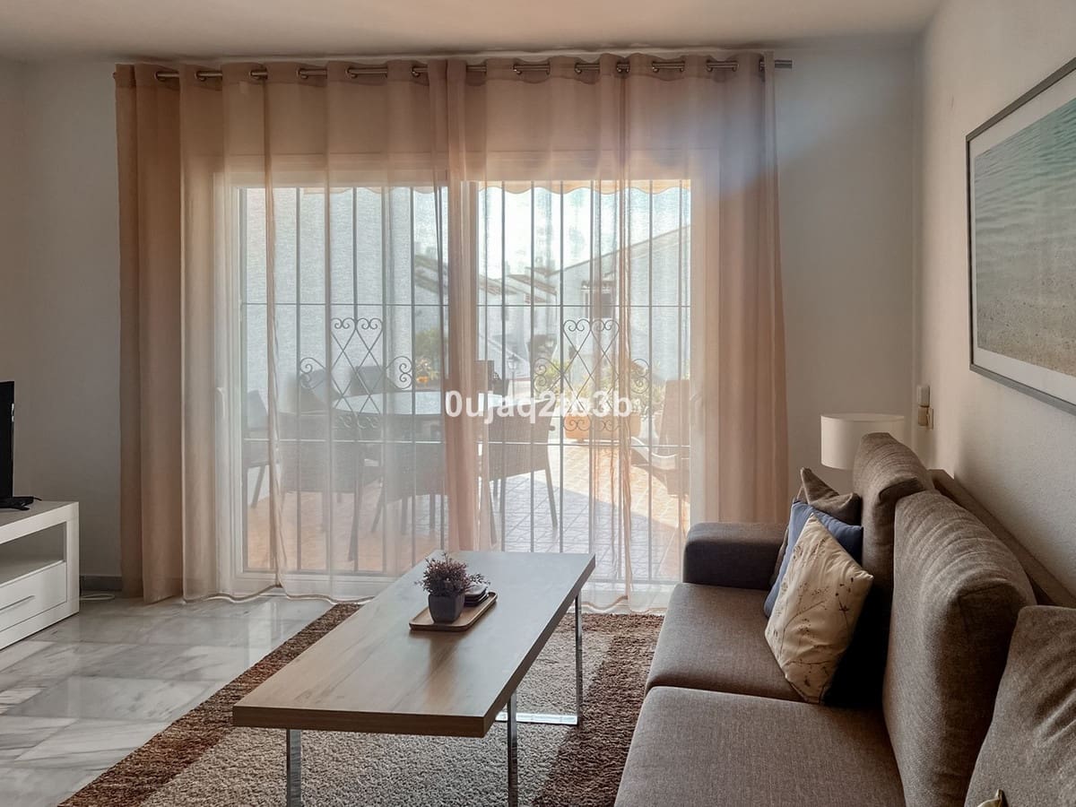 3 makuuhuone Huoneisto myytävänä paikassa Nueva Andalucia mukana uima-altaan - 760 000 € (Ref: 8882280)