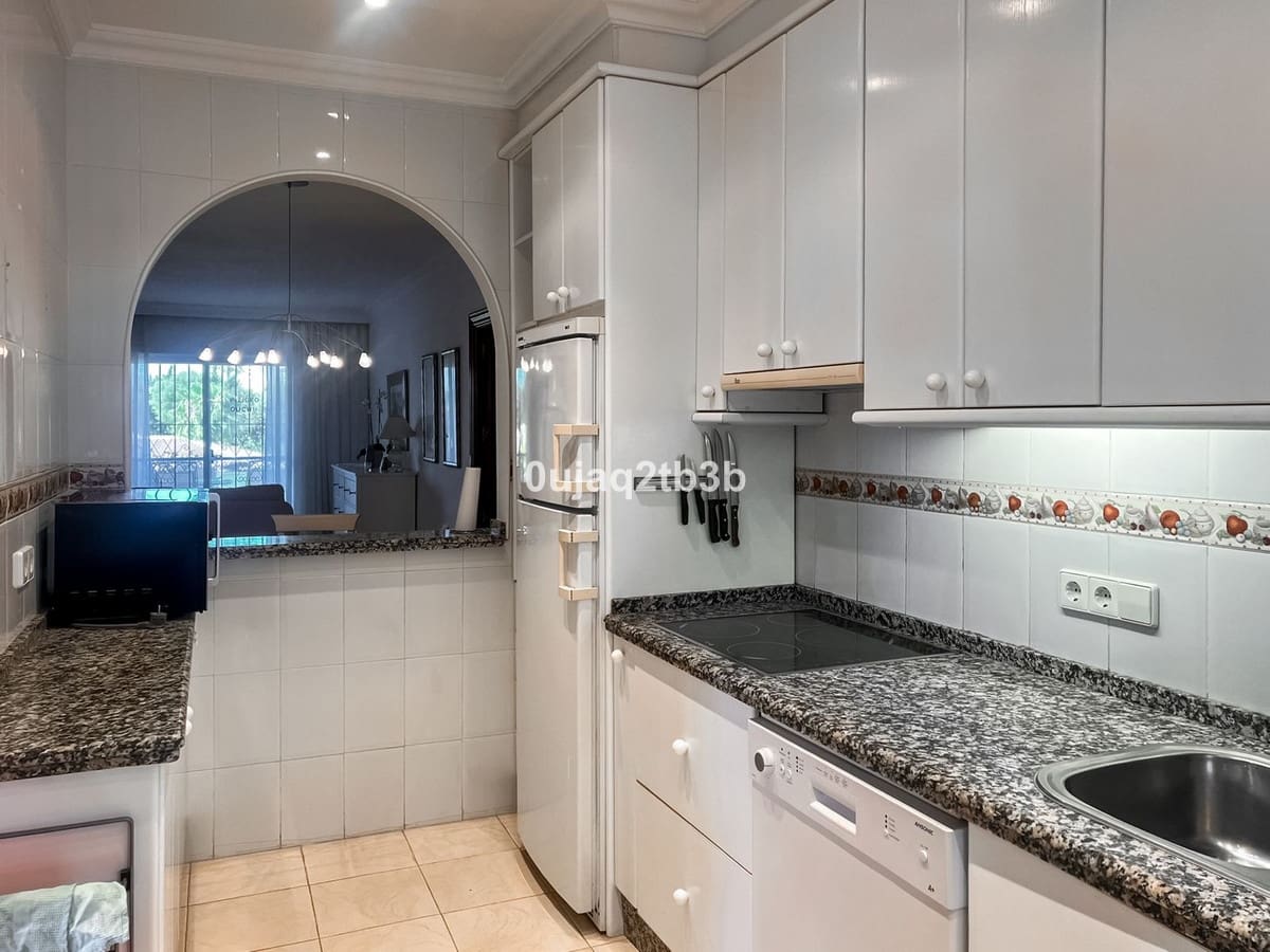 3 makuuhuone Huoneisto myytävänä paikassa Nueva Andalucia mukana uima-altaan - 760 000 € (Ref: 8882280)