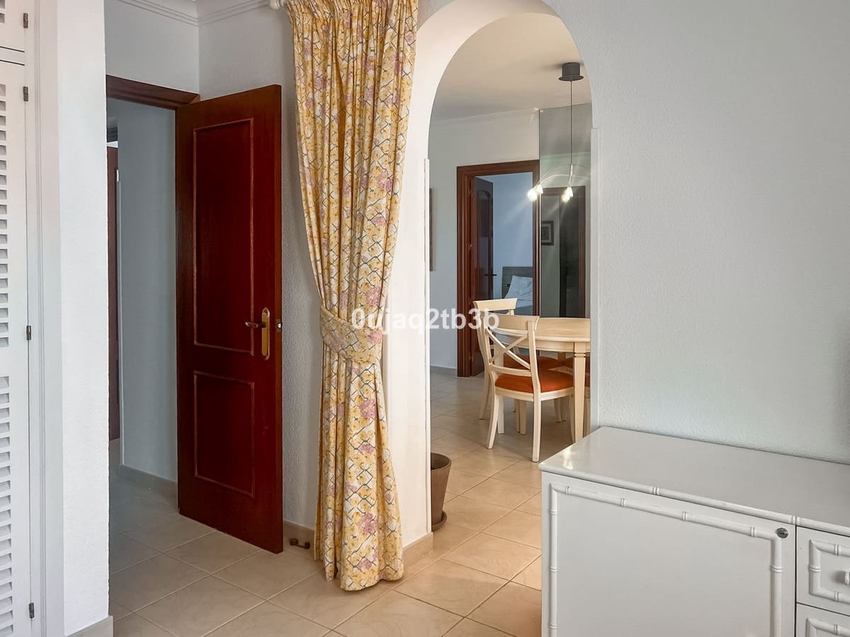 3 makuuhuone Huoneisto myytävänä paikassa Nueva Andalucia mukana uima-altaan - 760 000 € (Ref: 8882280)