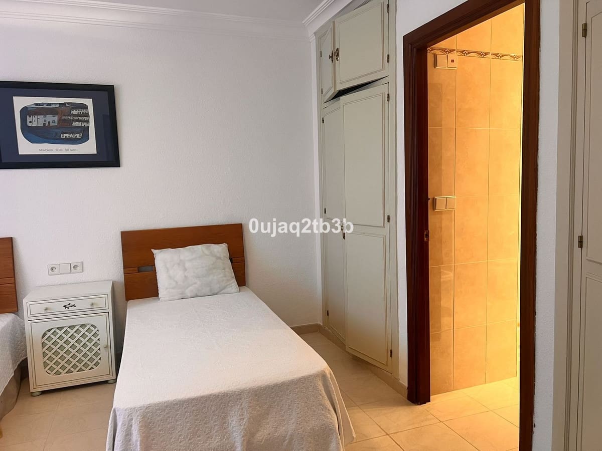 3 makuuhuone Huoneisto myytävänä paikassa Nueva Andalucia mukana uima-altaan - 760 000 € (Ref: 8882280)