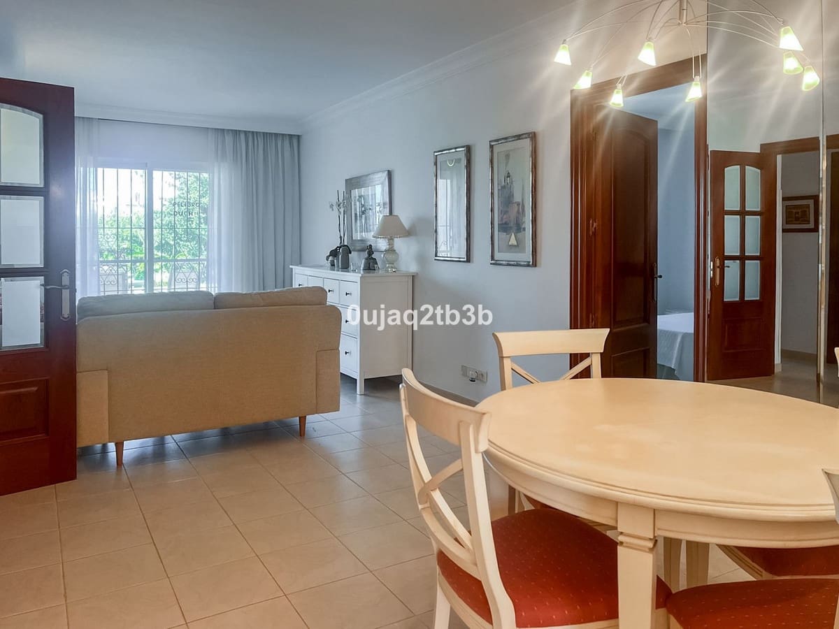 3 makuuhuone Huoneisto myytävänä paikassa Nueva Andalucia mukana uima-altaan - 760 000 € (Ref: 8882280)