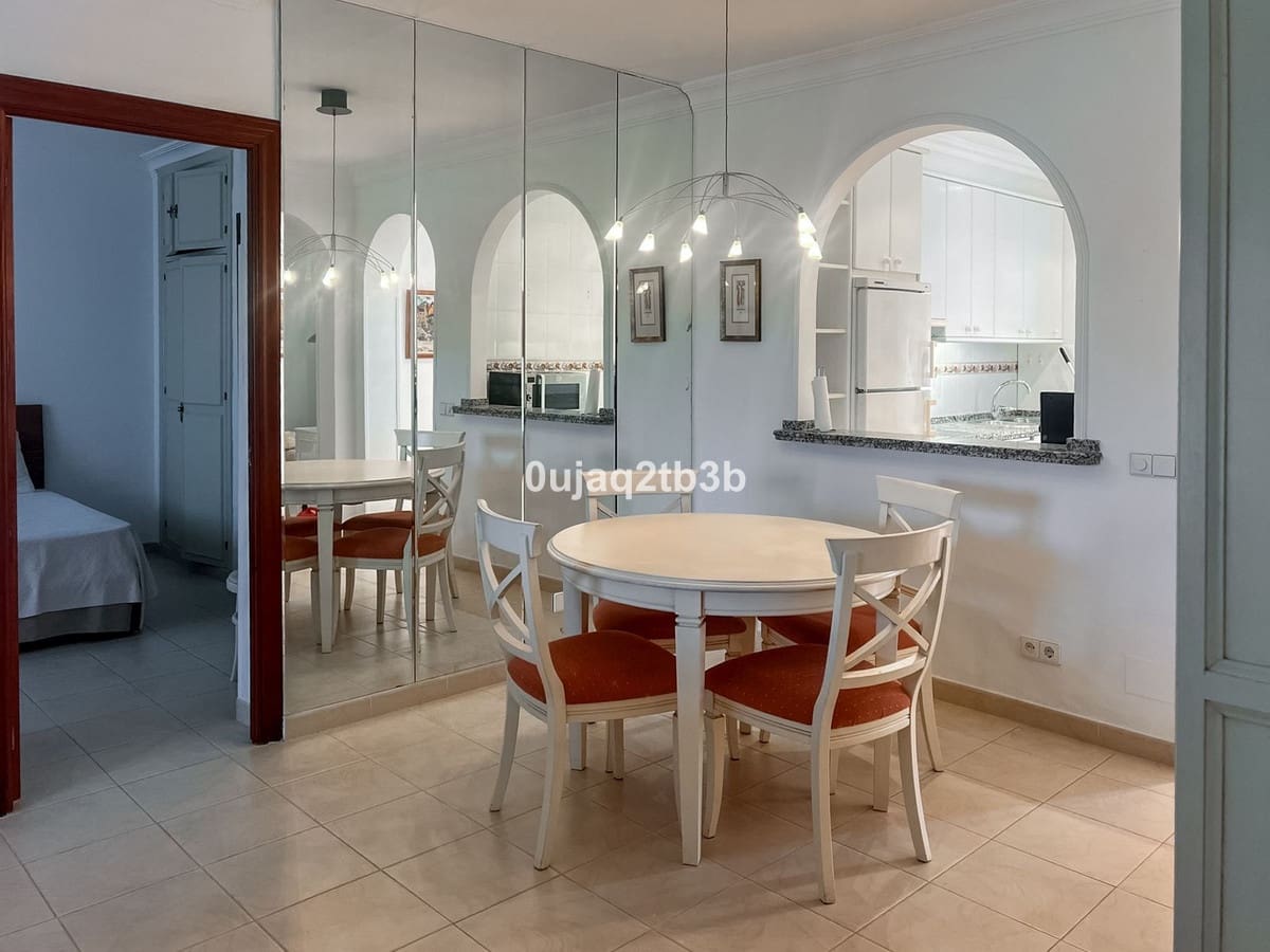 3 makuuhuone Huoneisto myytävänä paikassa Nueva Andalucia mukana uima-altaan - 760 000 € (Ref: 8882280)