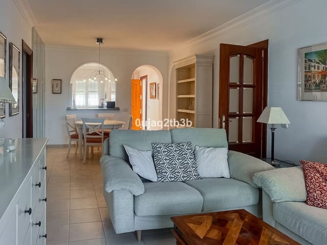 3 makuuhuone Huoneisto myytävänä paikassa Nueva Andalucia, Marbella mukana uima-altaan - 760 000 € (Ref: 8882280)