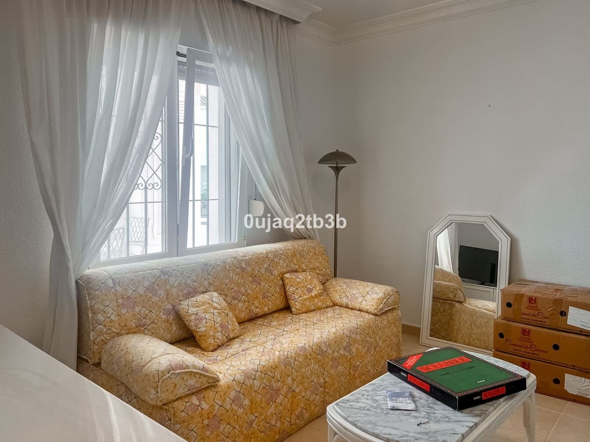 3 makuuhuone Huoneisto myytävänä paikassa Nueva Andalucia mukana uima-altaan - 760 000 € (Ref: 8882280)