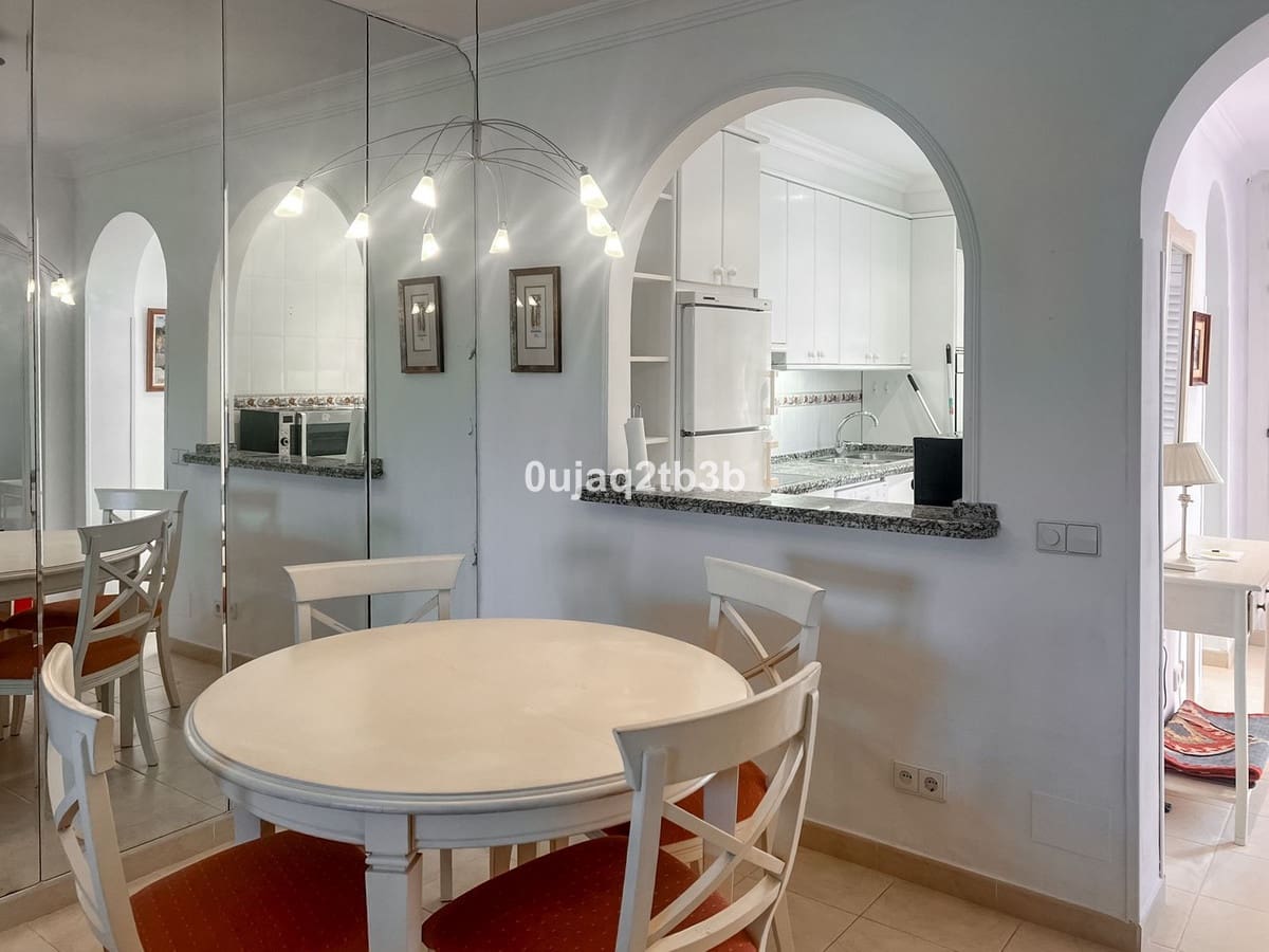 3 makuuhuone Huoneisto myytävänä paikassa Nueva Andalucia mukana uima-altaan - 760 000 € (Ref: 8882280)