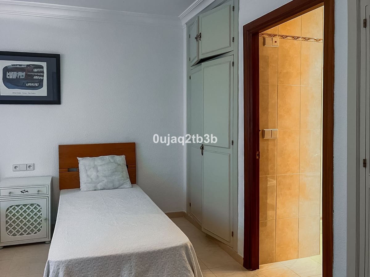 3 makuuhuone Huoneisto myytävänä paikassa Nueva Andalucia mukana uima-altaan - 760 000 € (Ref: 8882280)