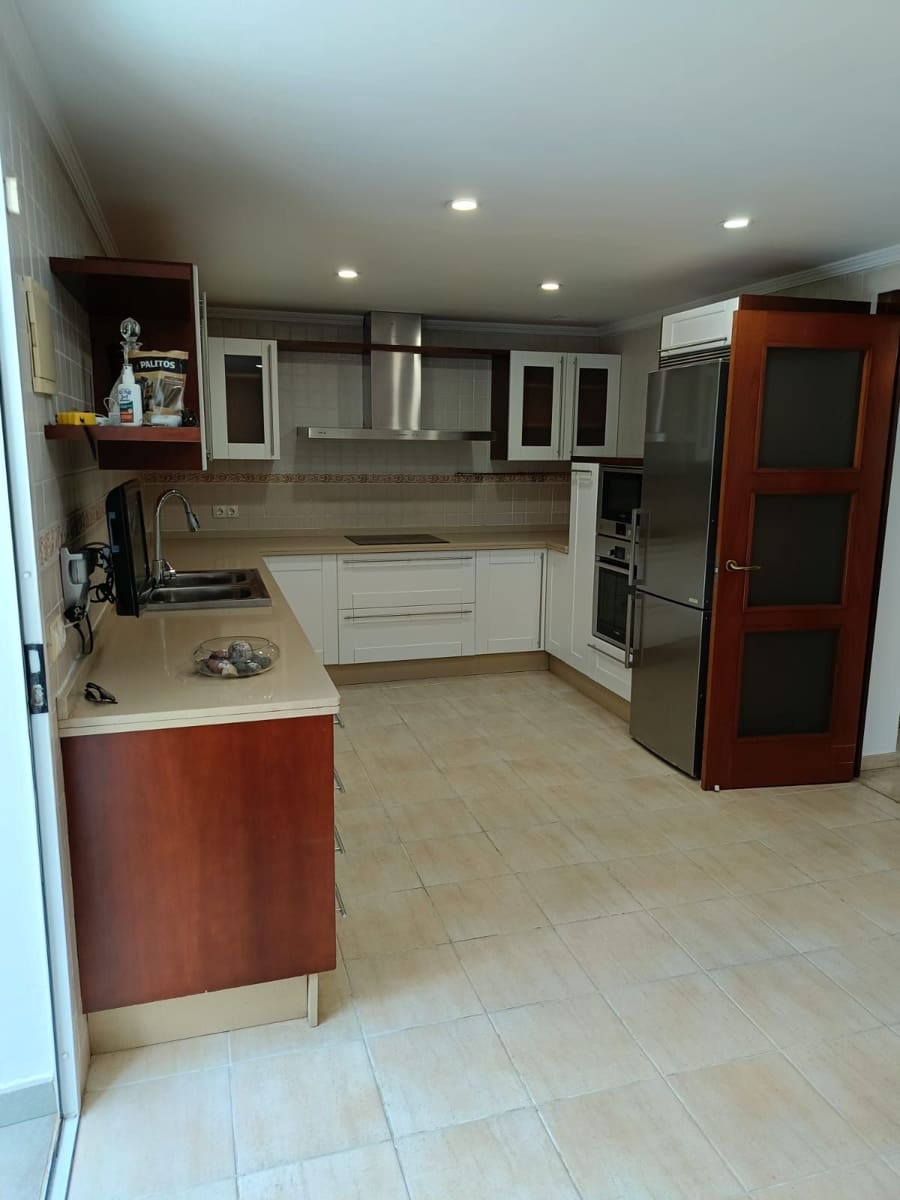 4 slaapkamer Villa te koop in San Pedro de Alcantara met zwembad - € 1.300.000 (Ref: 8885453)