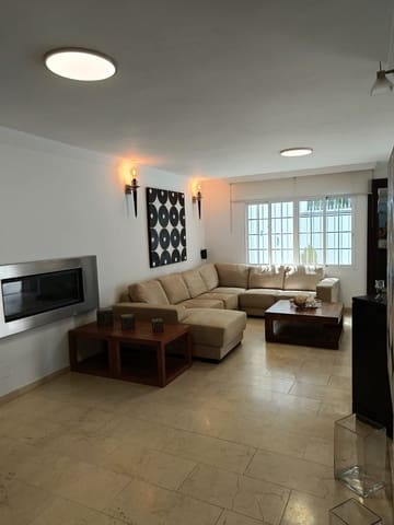 4 sypialnia Willa na sprzedaż w San Pedro de Alcantara, Marbella z basenem - 1 300 000 € (Ref: 8885453)