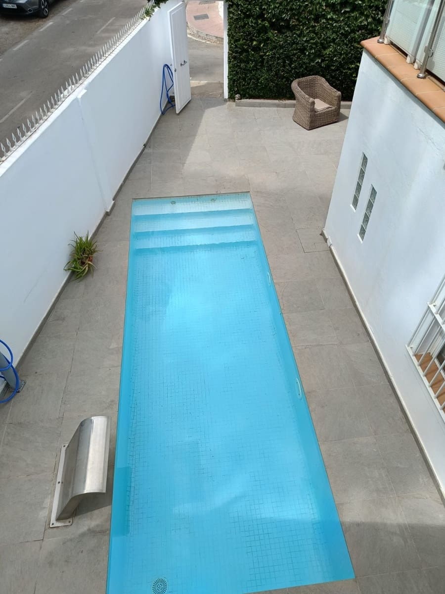 4 slaapkamer Villa te koop in San Pedro de Alcantara met zwembad - € 1.300.000 (Ref: 8885453)