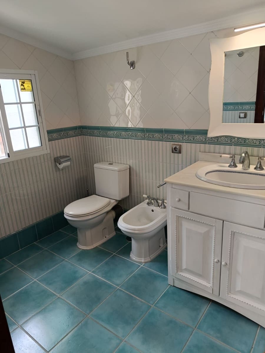 4 slaapkamer Villa te koop in San Pedro de Alcantara met zwembad - € 1.300.000 (Ref: 8885453)