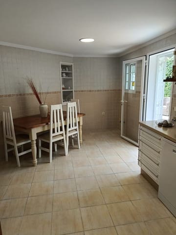 4 sypialnia Willa na sprzedaż w San Pedro de Alcantara, Marbella z basenem - 1 300 000 € (Ref: 8885453)