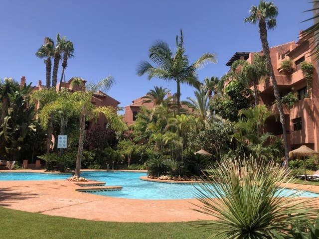 3 soveværelse Lejlighed til salg i El Rosario, Marbella med swimmingpool - € 575.000 (Ref: 8897755)