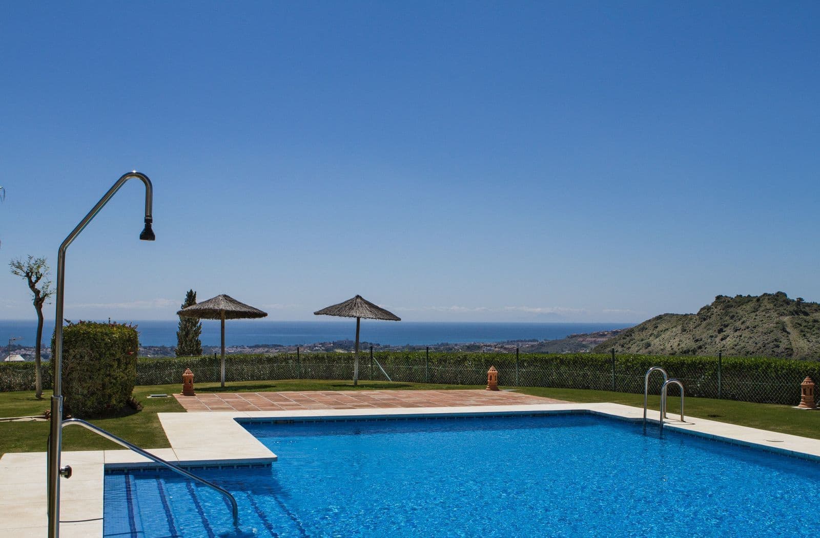 3 bedroom Apartment for sale in Benahavis with pool garage - € 649,000 (Ref: 8924908)