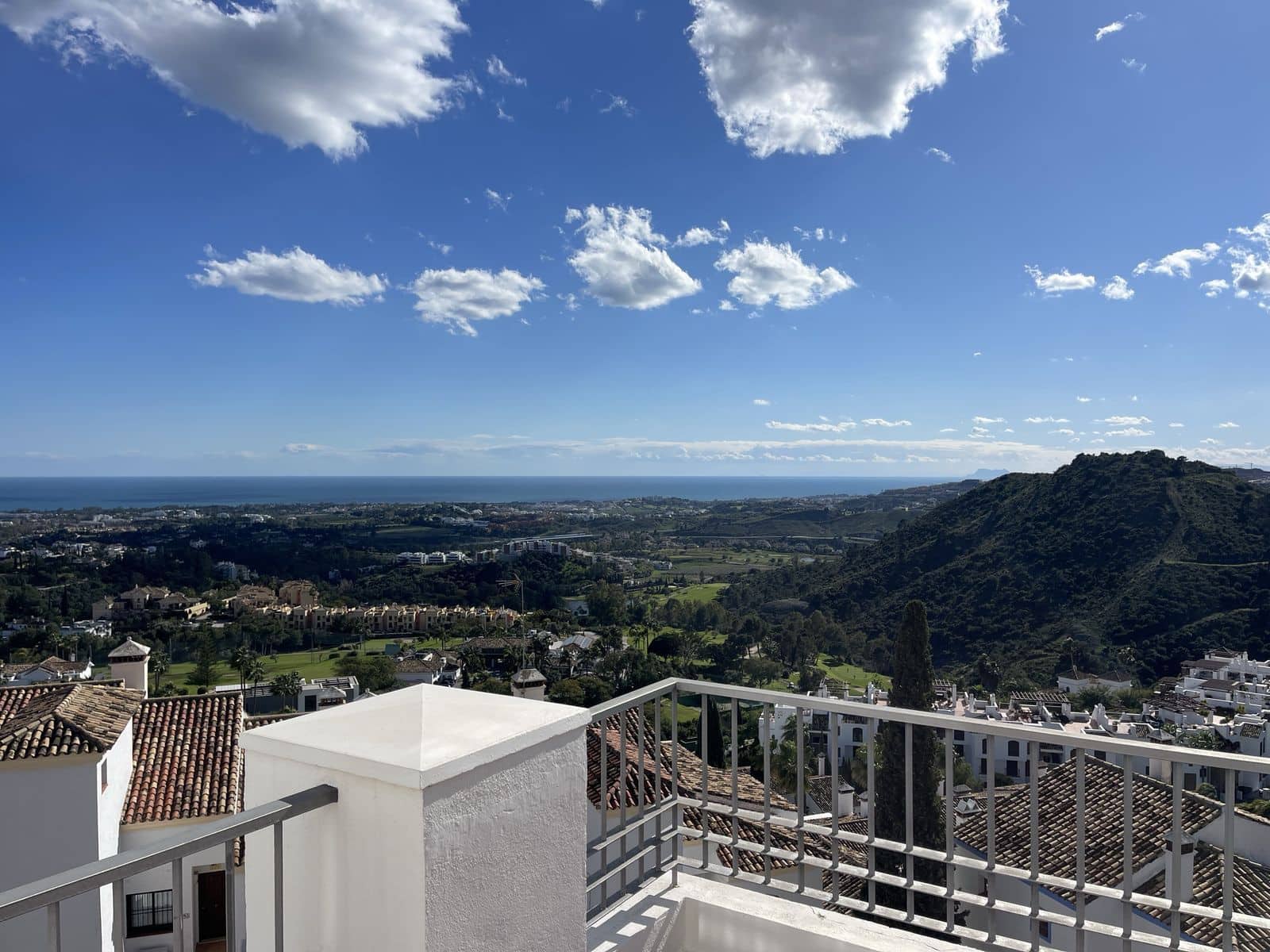 3 bedroom Apartment for sale in Benahavis with pool garage - € 649,000 (Ref: 8924908)
