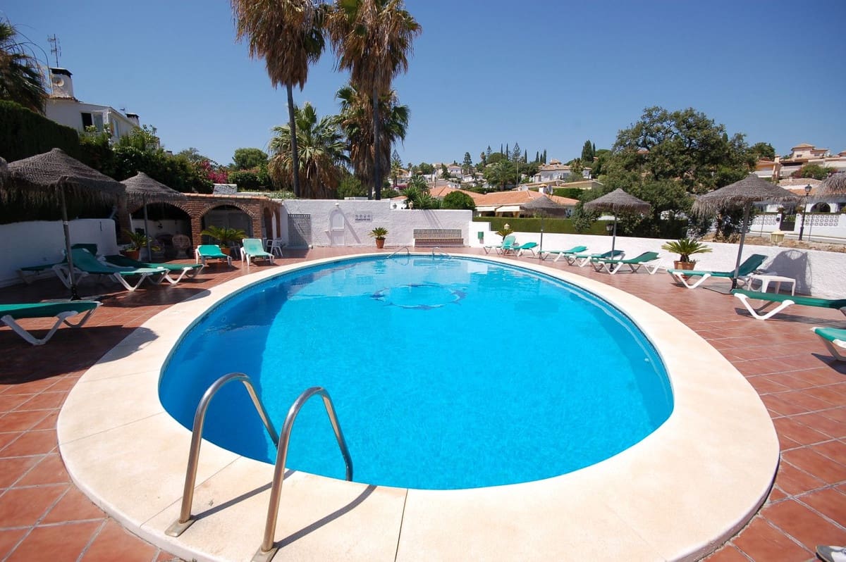 2 soveværelse Byhus til salg i Elviria med swimmingpool - € 395.000 (Ref: 8971744)