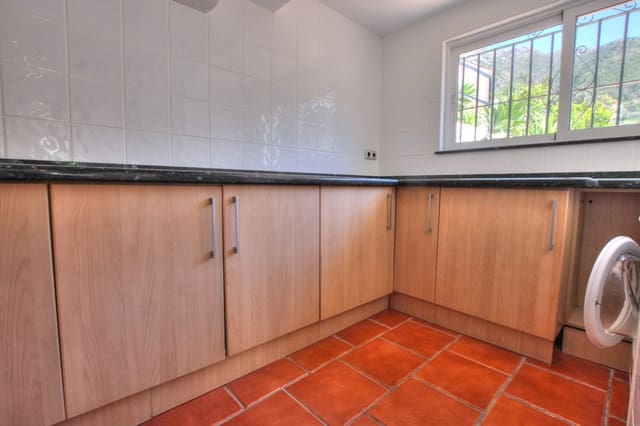 4 Zimmer Villa zu verkaufen in Valtocado - La Alquería - La Atalaya, Mijas mit Pool Garage - 699.000 € (Ref: 8992873)