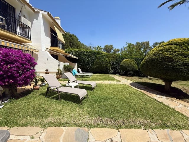 2 makuuhuone Omakotitalo myytävänä paikassa Calahonda, Mijas mukana uima-altaan - 325 000 € (Ref: 9051829)