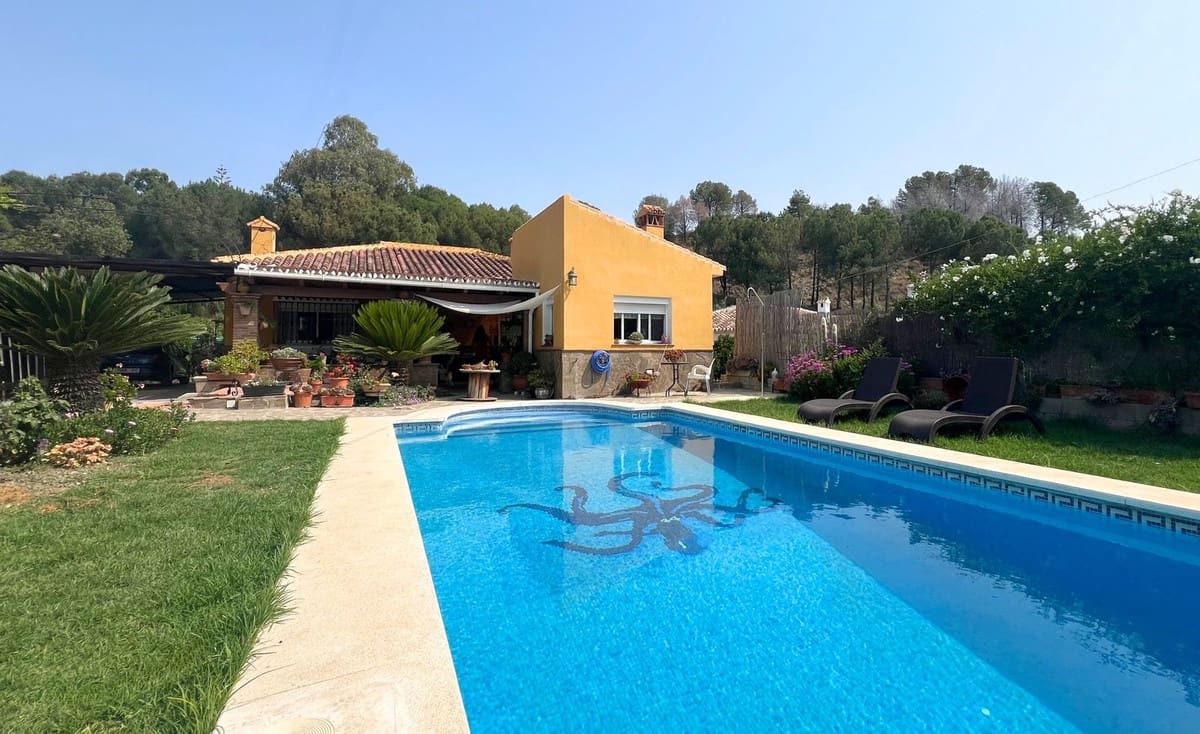 3 soveværelse Villa til salg i Coin med swimmingpool garage - € 377.500 (Ref: 9053572)