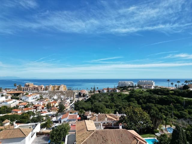 6 soverom Villa til salgs i Mijas Costa, Mijas med svømmebasseng garasje - € 1 200 000 (Ref: 9084738)