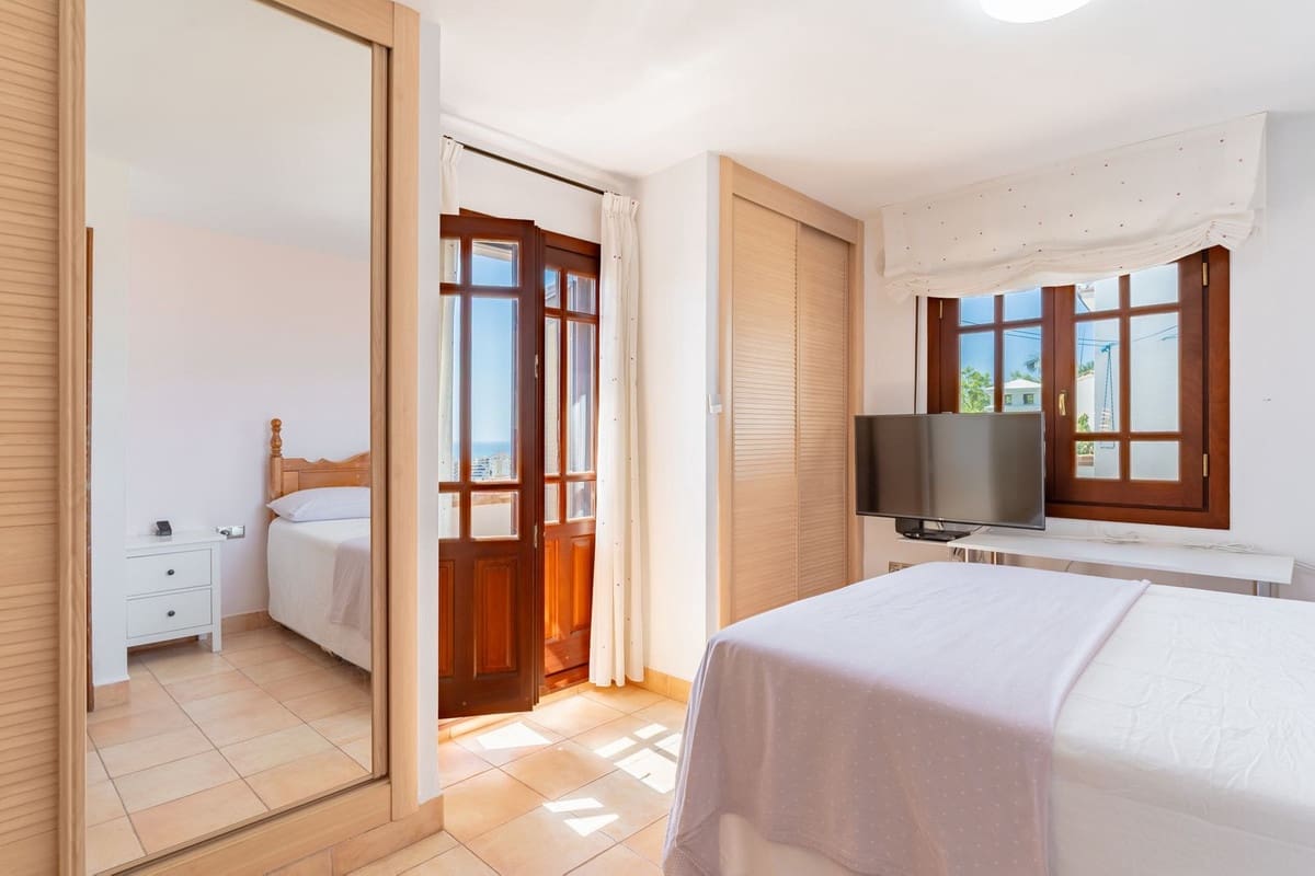 9 soveværelse Villa til salg i Torre del Mar med swimmingpool garage - € 1.650.000 (Ref: 9132793)