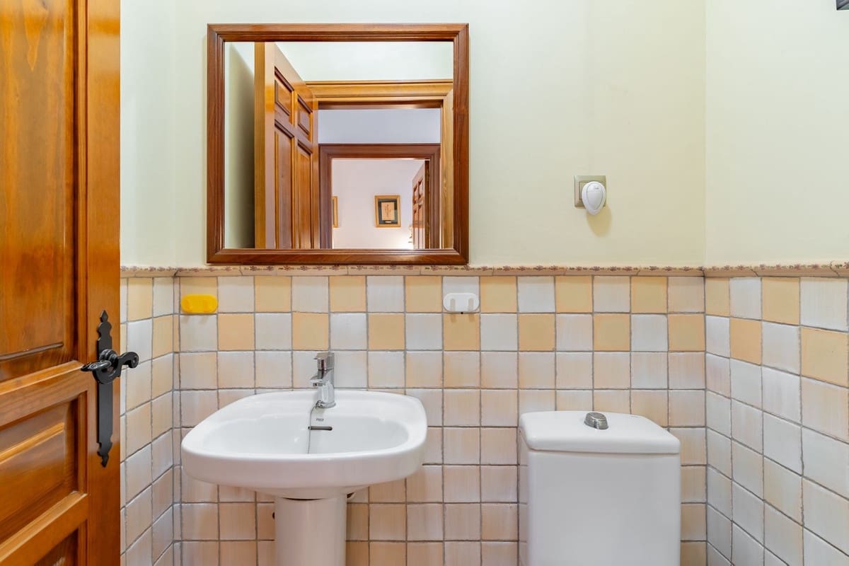 9 soveværelse Villa til salg i Torre del Mar med swimmingpool garage - € 1.650.000 (Ref: 9132793)