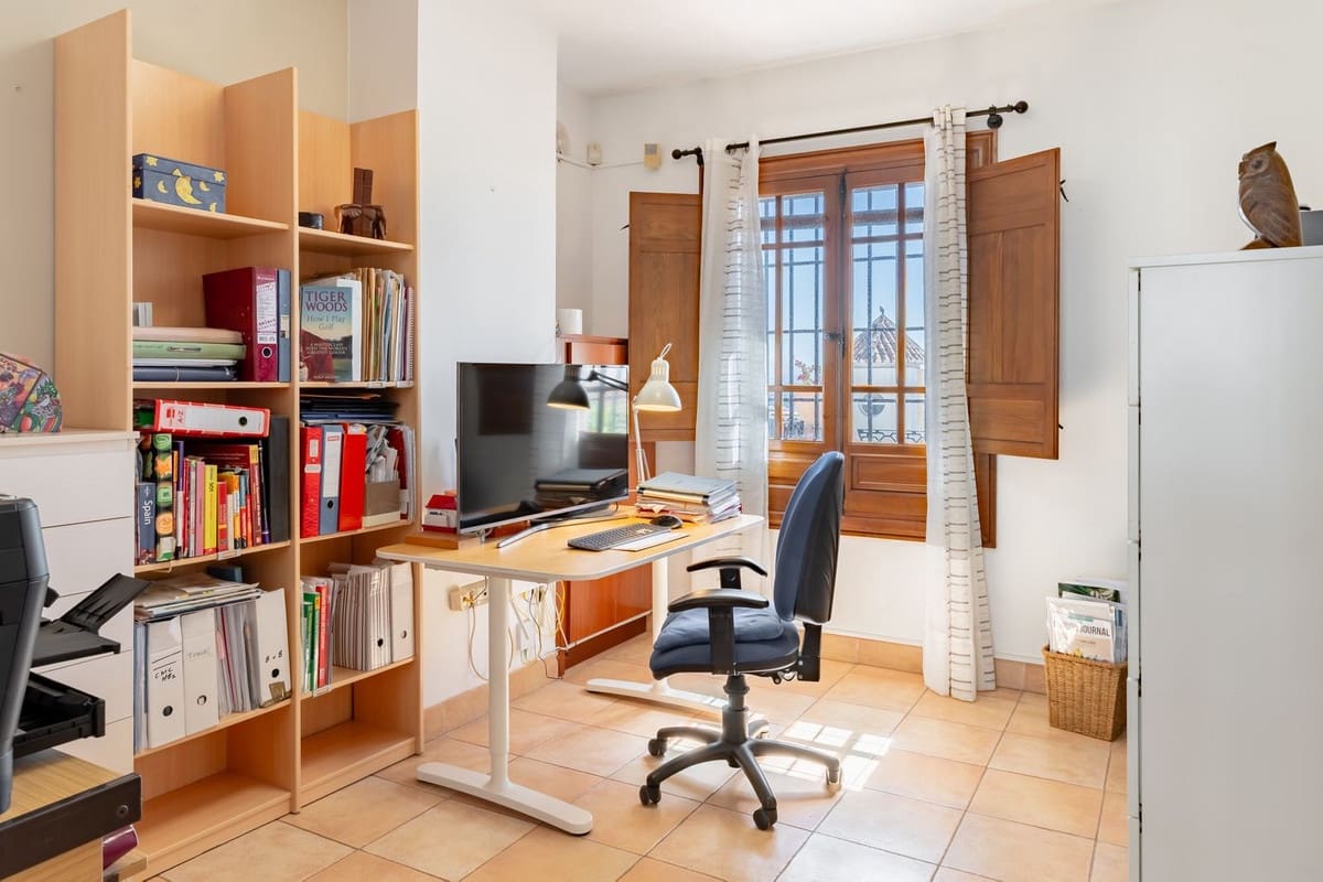 9 soveværelse Villa til salg i Torre del Mar med swimmingpool garage - € 1.650.000 (Ref: 9132793)