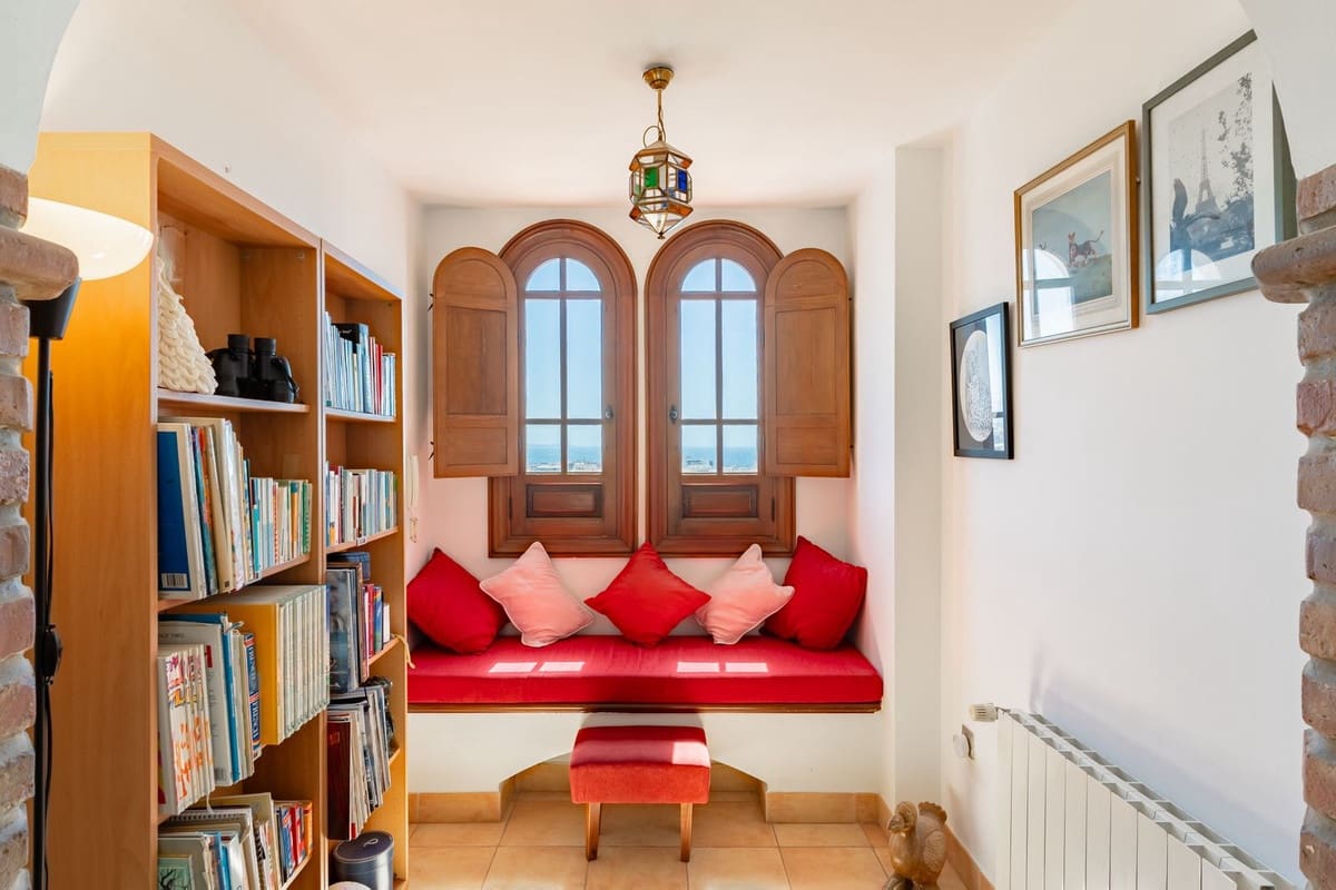 9 soveværelse Villa til salg i Torre del Mar med swimmingpool garage - € 1.650.000 (Ref: 9132793)