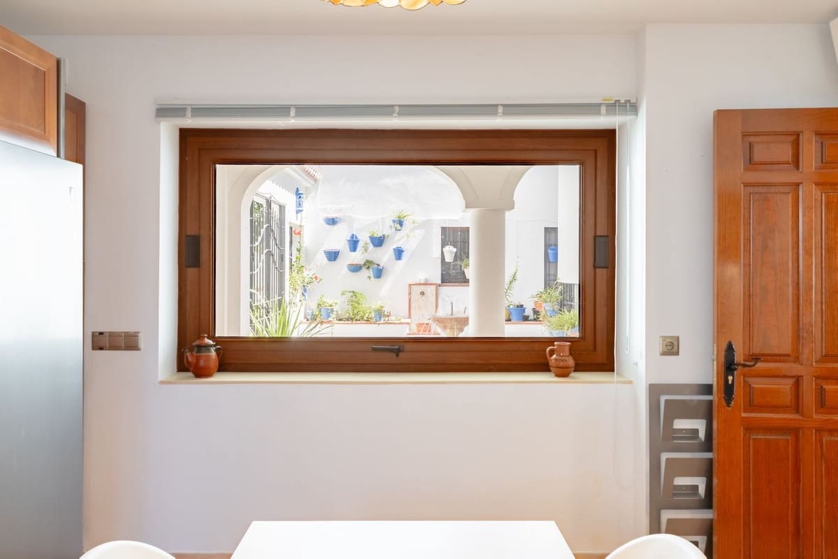 9 soveværelse Villa til salg i Torre del Mar med swimmingpool garage - € 1.650.000 (Ref: 9132793)