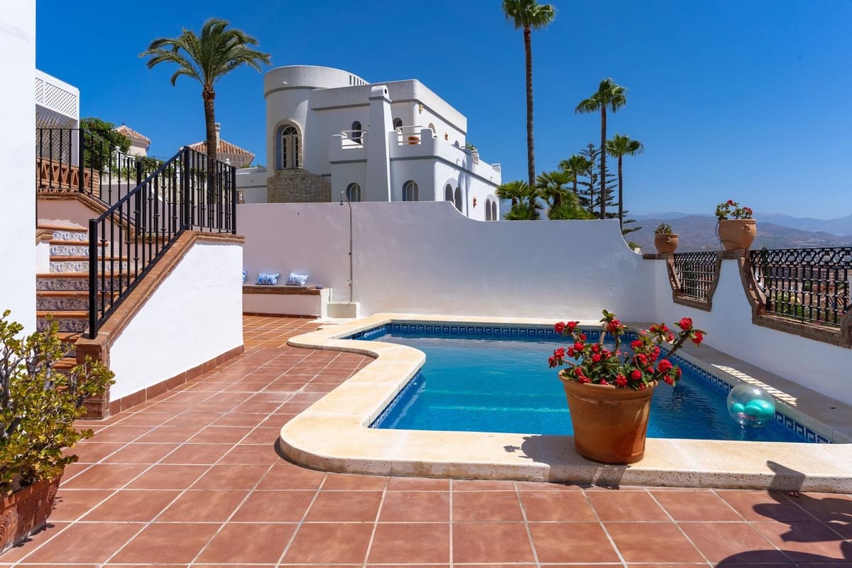 9 soveværelse Villa til salg i Torre del Mar med swimmingpool garage - € 1.650.000 (Ref: 9132793)