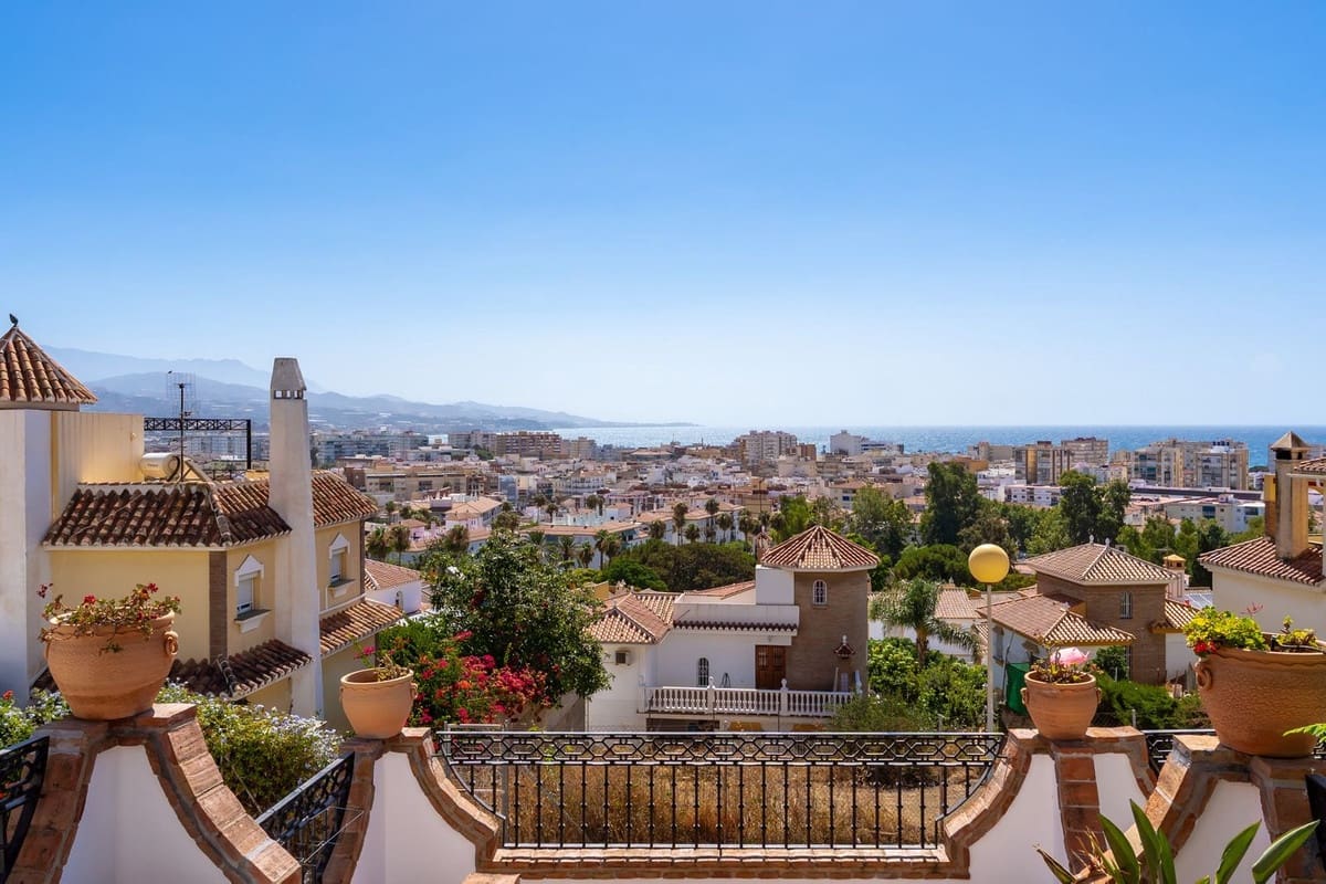 9 soveværelse Villa til salg i Torre del Mar med swimmingpool garage - € 1.650.000 (Ref: 9132793)