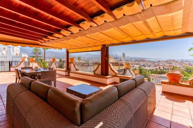 9 soveværelse Villa til salg i Torre del Mar, Vélez-Málaga med swimmingpool garage - € 1.650.000 (Ref: 9132793)