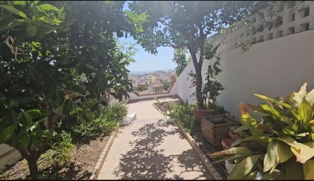 9 soveværelse Villa til salg i Torre del Mar, Vélez-Málaga med swimmingpool garage - € 1.650.000 (Ref: 9132793)