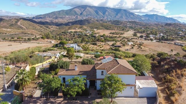 4 soveværelse Finca/Landehus til salg i Mijas Costa, Mijas med swimmingpool garage - € 925.000 (Ref: 9160307)