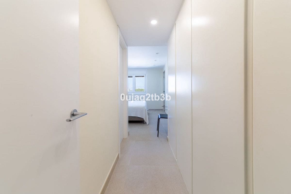 Apartamento de 3 habitaciones en Marbella en venta - 990.000 € (Ref: 9176079)