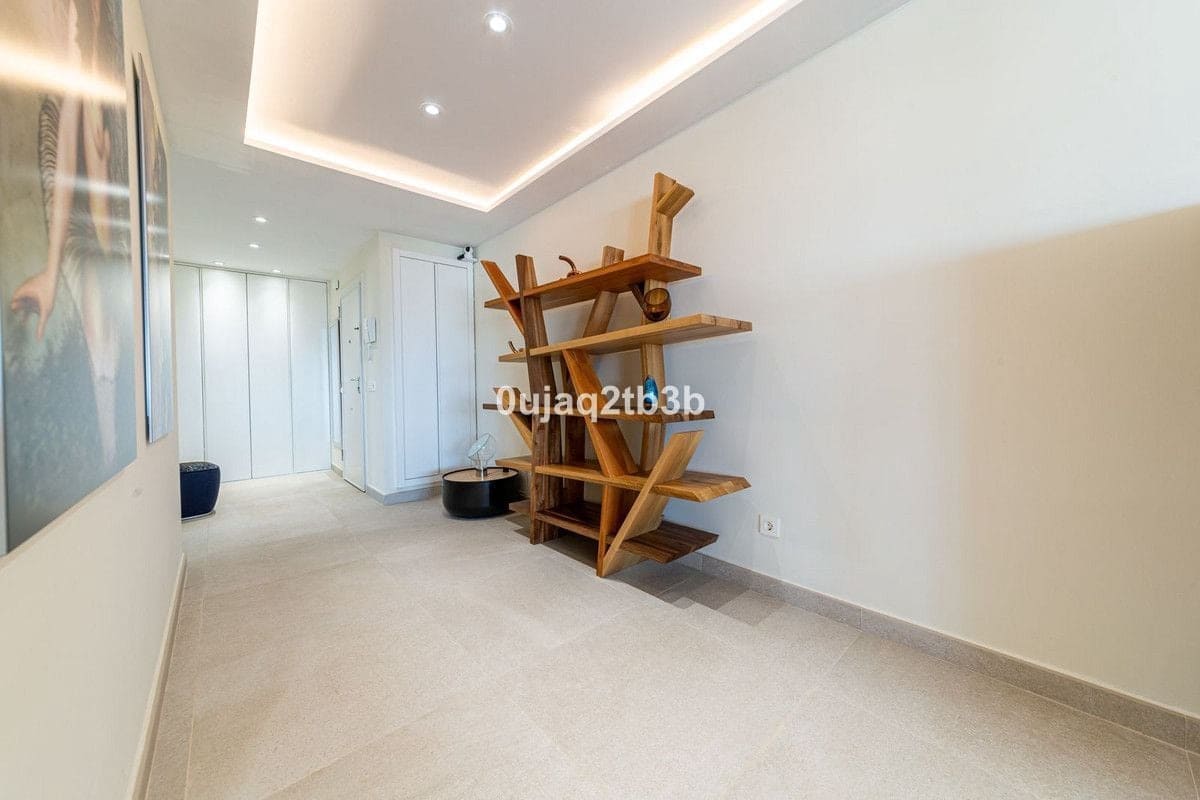 Apartamento de 3 habitaciones en Marbella en venta - 990.000 € (Ref: 9176079)