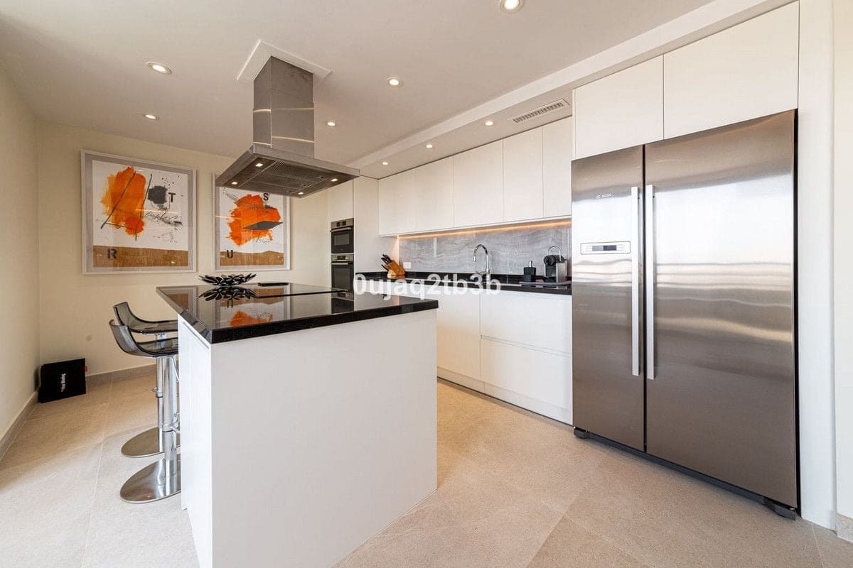 Apartamento de 3 habitaciones en Marbella en venta - 990.000 € (Ref: 9176079)