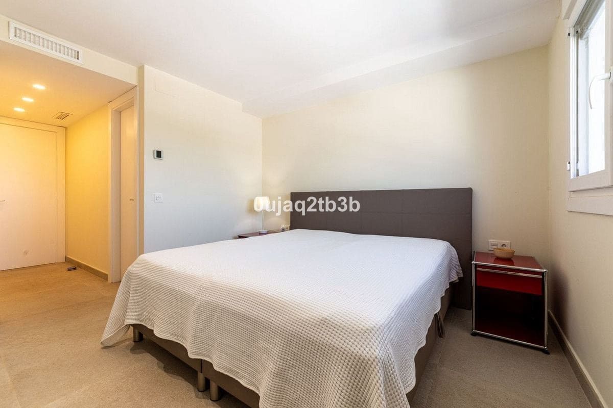 Apartamento de 3 habitaciones en Marbella en venta - 990.000 € (Ref: 9176079)