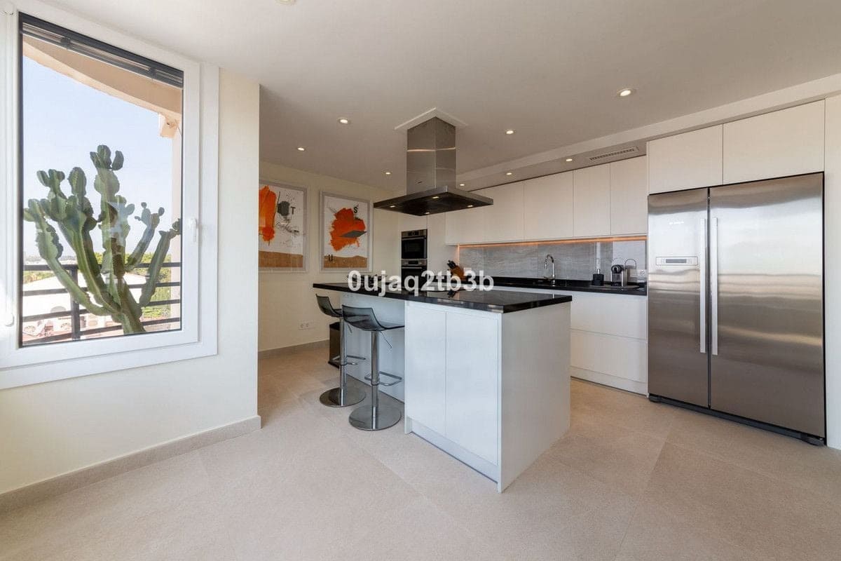 Apartamento de 3 habitaciones en Marbella en venta - 990.000 € (Ref: 9176079)