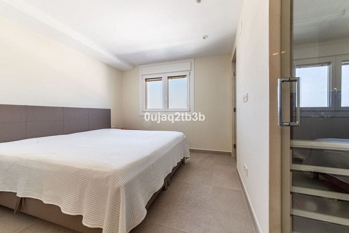 Apartamento de 3 habitaciones en Marbella en venta - 990.000 € (Ref: 9176079)